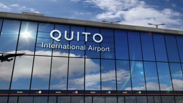 在基多着陆的喷气式飞机 厄瓜多尔3D渲染动画 带着玻璃机场候机楼和飞机的倒影到达城市 旅游和运输概念 — 图库视频影像