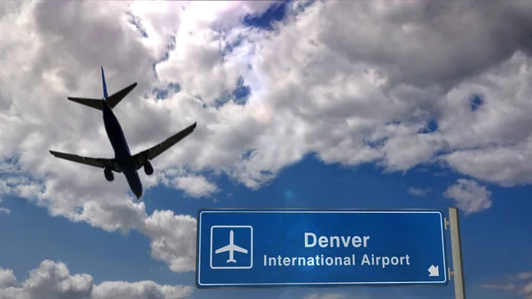 Silueta Avión Aterrizando Denver Colorado Llegada Ciudad Con Letrero Dirección — Foto de Stock