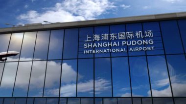 Çin, Şangay Pudong 'a iniş yapan bir jet uçağı 3 boyutlu animasyon yapıyor. Cam havaalanı terminali ve uçağın yansıması ile şehre varış. Seyahat, iş, turizm ve ulaşım kavramı.