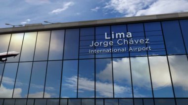 Jet uçakları Lima, Peru 'ya iniş yapıyor. Cam havaalanı terminali ve uçağın yansıması ile şehre varış. Seyahat, iş, turizm ve ulaşım kavramı.