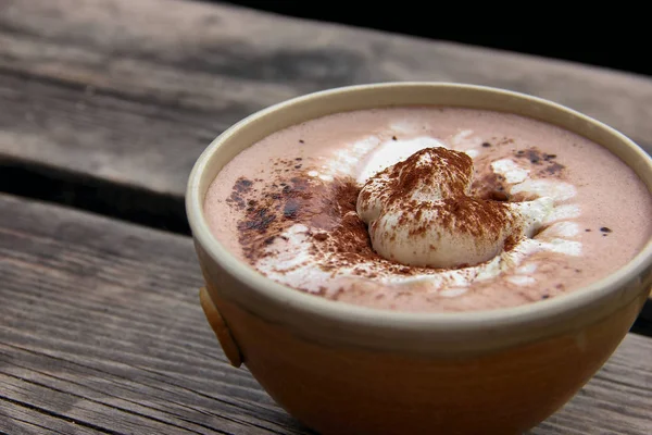 Kopje Warme Chocolademelk Een Oude Houten Plank — Stockfoto