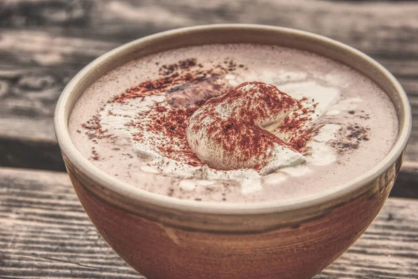 Tasse Heiße Schokolade Auf Einer Alten Holzplanke — Stockfoto