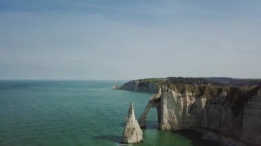 Şaşırtıcı casus uçak görüntüleri kayalıklarla Falaises detretat Etretat dron görünümü tarafından
