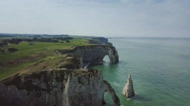 Şaşırtıcı casus uçak görüntüleri kayalıklarla Falaises detretat Etretat dron, Pasifik kıyısında normanidia görünümü tarafından