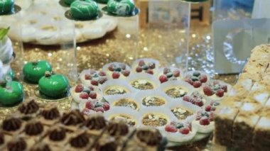 Şeker çubuğu düğün, şeker büfesi. portre ve Döndür kamera