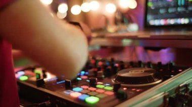 live show, ses mikseri. Disko ve kulüp Dj eller karıştırma.