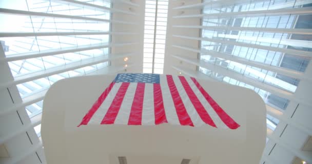 American Flag against the background of Westfield trade centre Close up of UNITED STATES flag. usa, Ver 1 — Stock Video