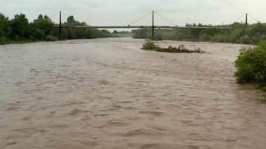 Hava aracı görüntüsü. Su baskınının çamur kayması. Büyük doğal afetlerden sonra oluşan yıkımı göstermek için uygun.,