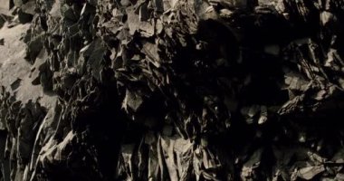 Element kaya mağarası, Reynisfjara 'nın siyah grafit kayaları, Vik İzlanda Reynisfjara Sahili.