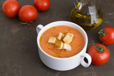 Geleneksel soğuk gazpacho çorbası. İspanyolca, Akdeniz mutfağı