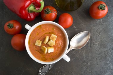 Geleneksel soğuk gazpacho çorbası. İspanyolca, Akdeniz mutfağı