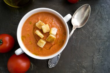 Geleneksel soğuk gazpacho çorbası. İspanyolca, Akdeniz mutfağı