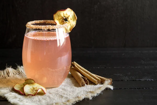 Apple Cinnamon Cocktail Black Background — Stock Photo, Image