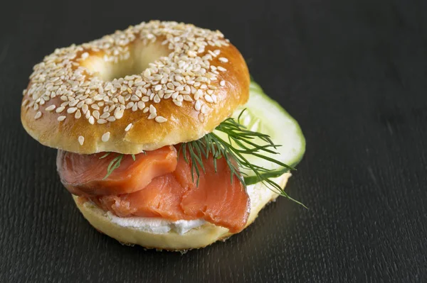 Bagels Cream Cheese Smoked Salmon Black Backgroun — Stock Photo, Image