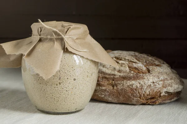 Actief Roggebrood Een Glazen Pot Voor Zelfgemaakt Brood — Stockfoto