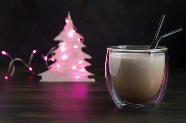 Weihnachtscocktail Eierlikör Auf Hellem Hintergrund Glasbecher — Stockfoto