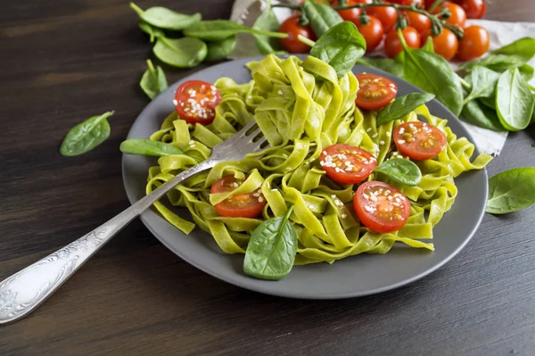 Spenót Tagliatelle Koktélparadicsommal Megfelelő Diéta — Stock Fotó