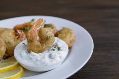 Meyilli Tartar sauc ile Kızarmış karides