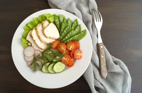 Megfelelő Diéta Ételek Friss Zöldségek Csirkemellel — Stock Fotó