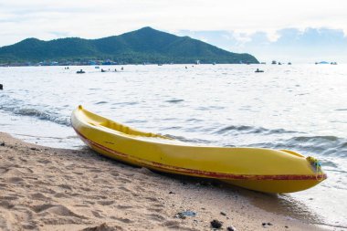 plaj plastik tekne