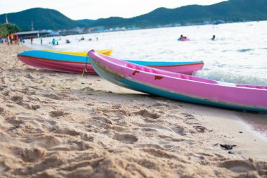 plaj plastik tekne