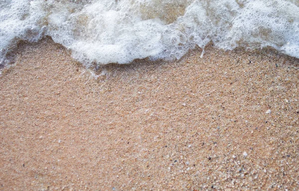 Ondas Água Mar Com Bolhas Praia Areia — Fotografia de Stock