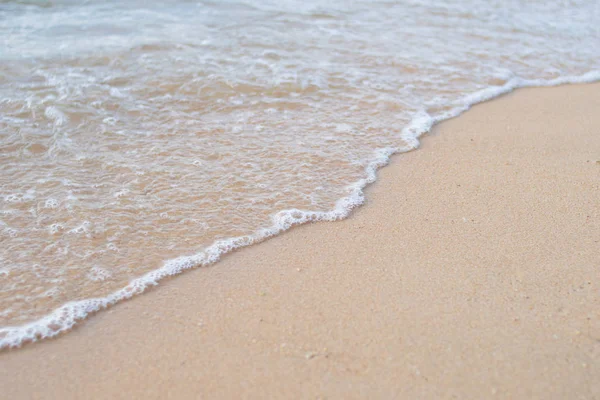 Ondas Água Mar Com Bolhas Praia Areia — Fotografia de Stock