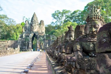 angkor ön kapı devleri thom
