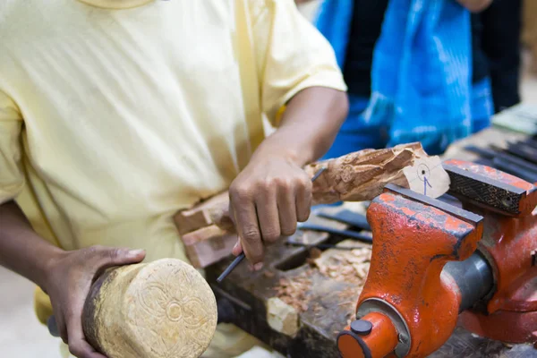 Bir hatıra Ahşap oyma ustası