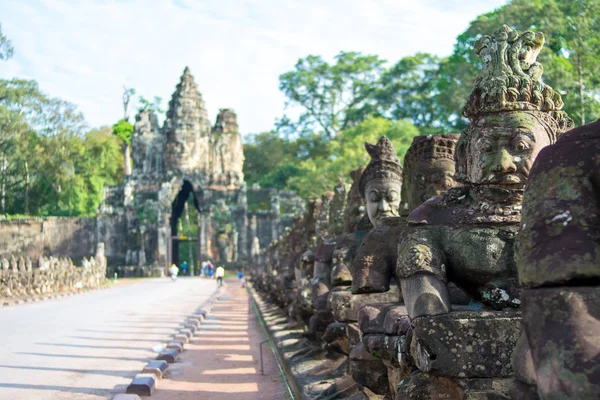 angkor ön kapı devleri thom