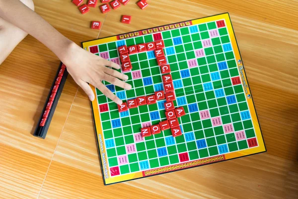 Hand Child Playing Clossword Game — Stock Photo, Image