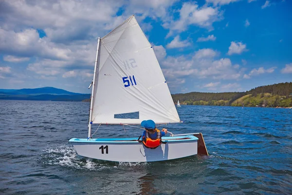 Vela Treinamento Iatismo Esporte Crianças Lago — Fotografia de Stock