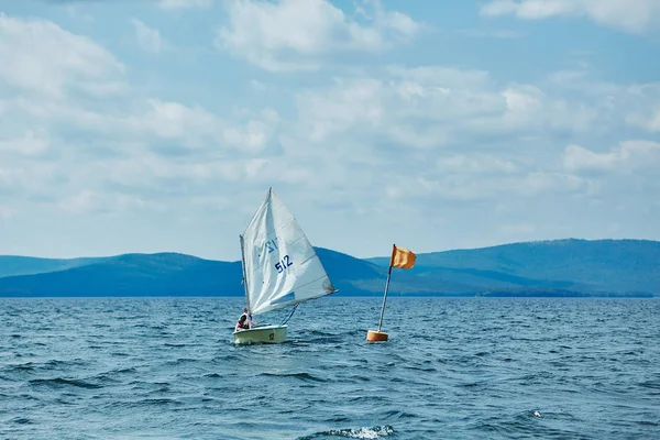 Vela Treinamento Iatismo Esporte Crianças Lago — Fotografia de Stock