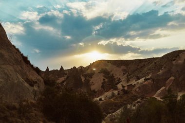 Türkiye'de Cappadocia volkanik kanyon mağara evlerin sayısı