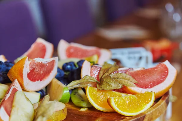 Fruit Platter Restaurant — Stock Photo, Image
