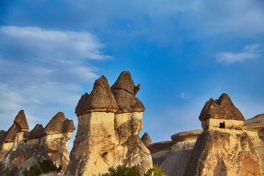 Türkiye'de Cappadocia volkanik kanyon mağara evlerin sayısı