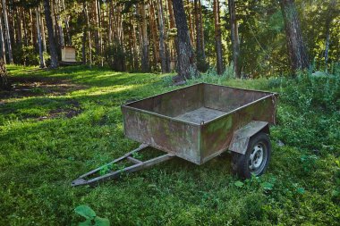 Çiftlik ihtiyaçları için eski treyler