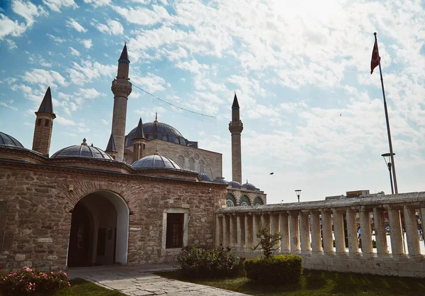 Konya Turkiet April 2018 Mevlana Grav Och Selimiyemoskén Konya Turkiet — Stockfoto