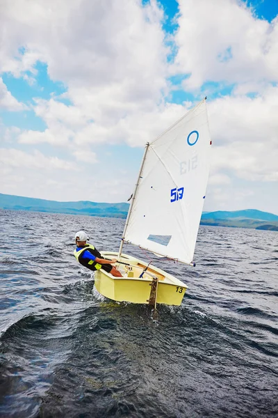 Vela Treinamento Iatismo Esporte Crianças Lago — Fotografia de Stock