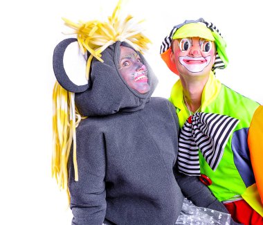 Çeşitli kostümlerdeki animasyoncuların portreleri. İzole edilmiş arkaplan