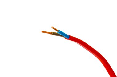 Elektrik kablosunun yakın çekimi: bölüm ve bakır kablolar, izole edilmiş arkaplan