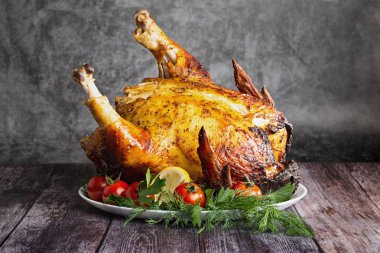 Fırında tavuk pişmiş