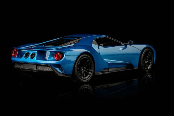 Schönes blaues Modell von Spielzeug Ford gt — Stockfoto