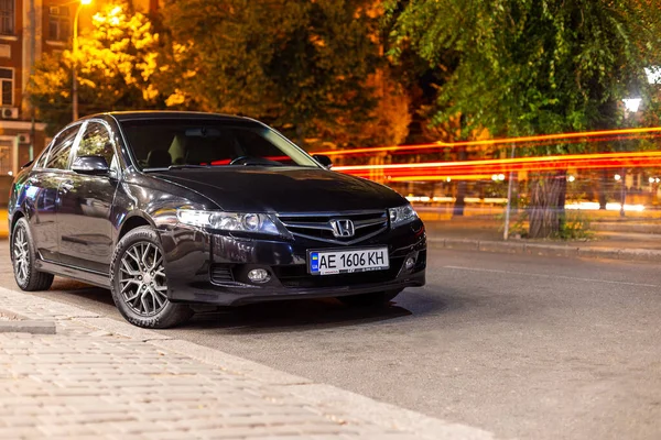 Krivoy Rog, Ukrayna - 24 Ağustos 2020: Siyah Honda Accord 'un Şehirde Fotoğrafı.
