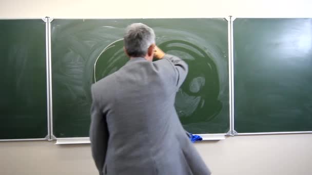 Felvétel Tanárról Tábla Előtt Osztályteremben — Stock videók