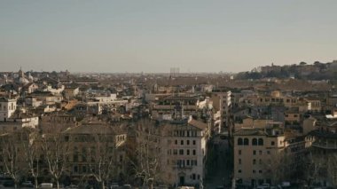Roma, İtalya, Avrupa Castel Sant Angelo yaz günü görüntüleyin. Pan çekim