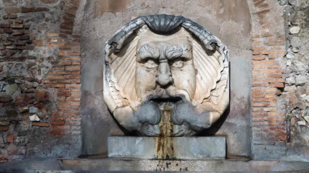 Fontein in de Orange Garden, Rome, Italië-Giardino degli Aranci, winter — Stockvideo