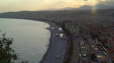 Nice - Mayıs 06: Turistler ve yerliler için güzel plaj 06 Mayıs 2018, Fransa