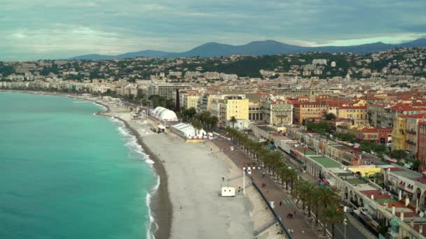 Panorama del complejo de lujo francés de Niza en primavera, costa y puerto deportivo — Vídeos de Stock