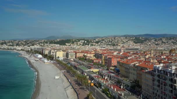 Nice Panoraması açık bahar günü, insanlar, tekneler ve arabalar. — Stok video